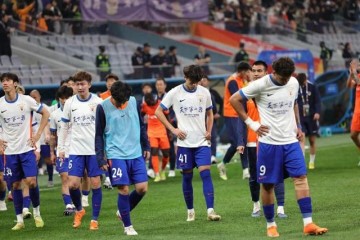 开云娱乐-泰山队怎么了？泰山队怎么办？|山东泰山|青岛海牛|上海海港|津门虎|球迷_新浪体育_新浪新闻