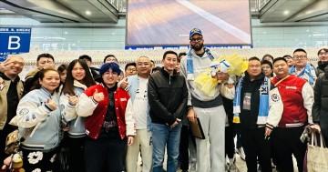 开云在线-周琦新帮手！2米13中锋签约北京，上海外援不敢嚣张，杜锋心凉了